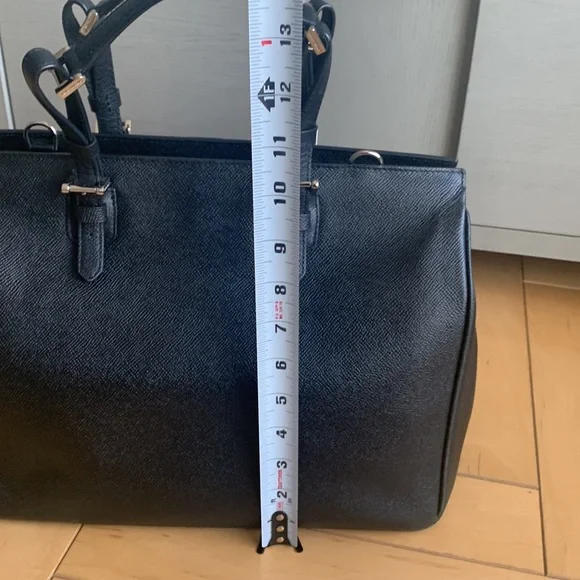 Giorgio Armani -top handle bag - black textured leather with silver hardware - Picture 7 of 9